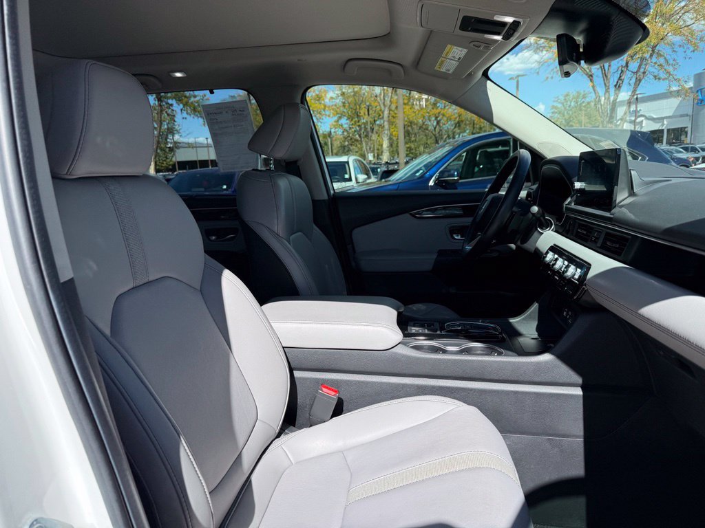 Used 2025 Honda Pilot Touring image 17