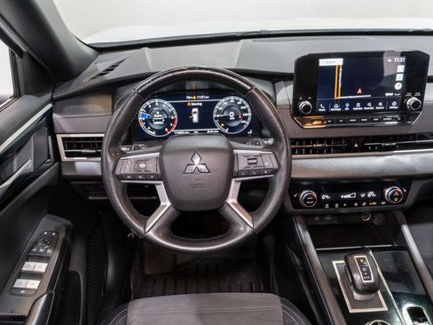 Used 2023 Mitsubishi Outlander SE Black Edition AWD/4WD image 11