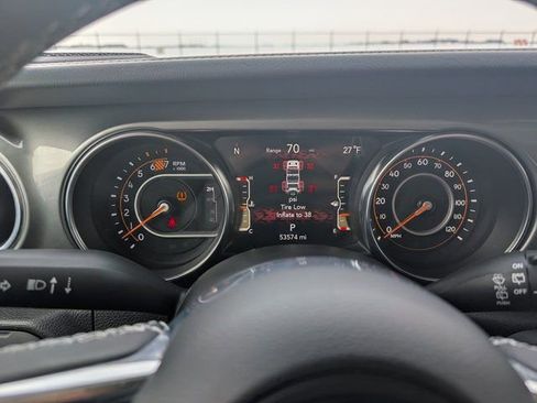 Used 2023 Jeep Wrangler Sahara image 16