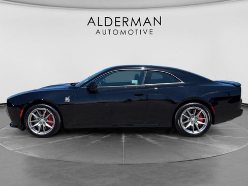 Used 2024 Dodge Charger Daytona Scat Pack w/ Plus Group AWD/4WD image 2