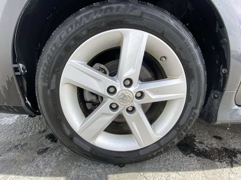 Used 2012 Toyota Camry SE FWD image 10