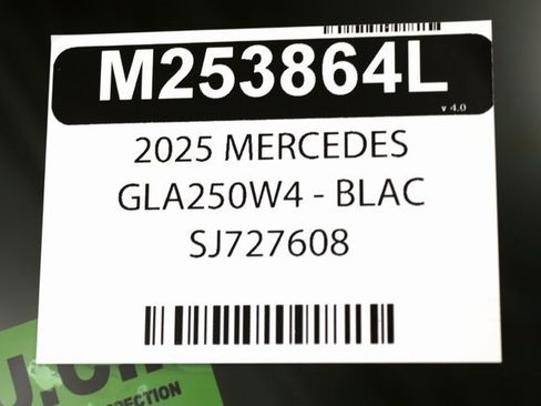 Certified 2025 Mercedes-Benz GLA 250 4MATIC image 29