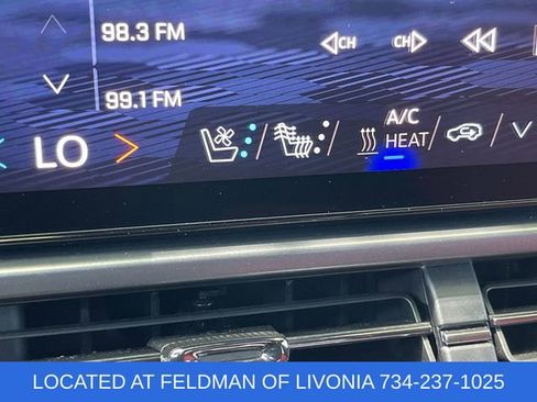 Used 2025 Chevrolet Equinox EV RS w/ Convenience Package II FWD image 35
