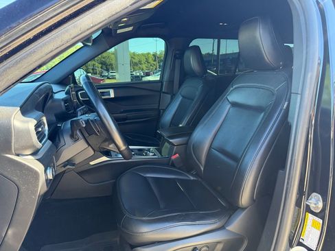 Used 2020 Ford Explorer XLT w/ Equipment Group 202A AWD/4WD image 10