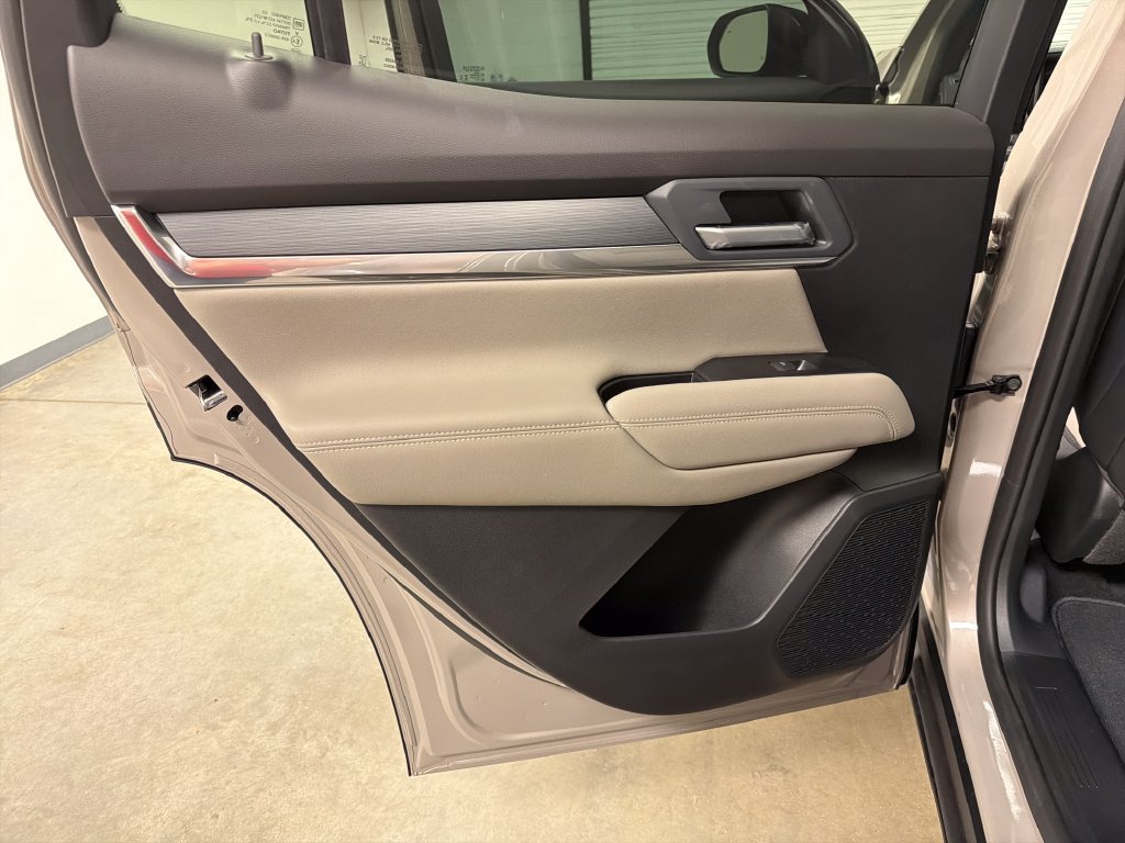 New 2027 GMC Terrain Elevation w/ Elevation Premium Package FWD image 29