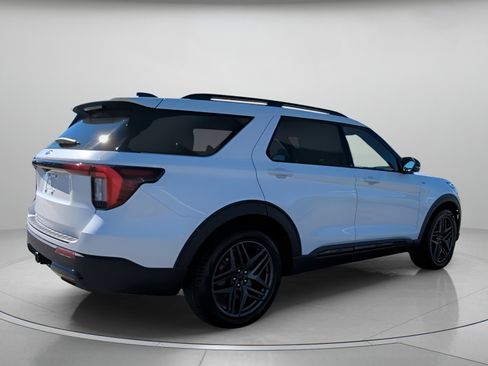 New 2026 Ford Explorer ST-Line w/ ST-Line Street Pack image 31