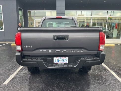 Used 2018 Toyota Tacoma SR AWD/4WD image 8