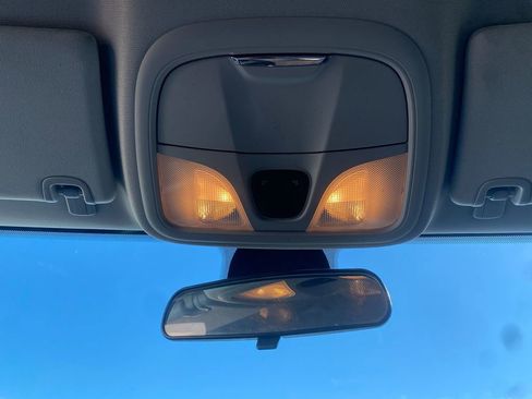 Used 2019 Jeep Cherokee Latitude Plus w/ Cold Weather Group image 22