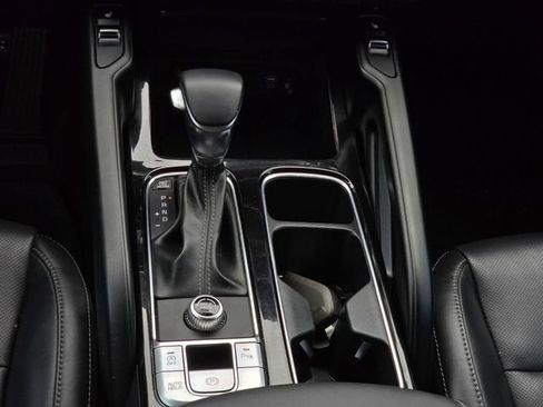 Used 2024 Kia Telluride S FWD image 32