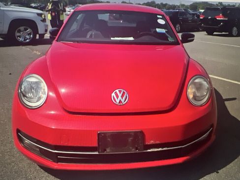 Used 2012 Volkswagen Beetle Turbo FWD image 4