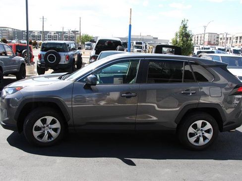 Used 2022 Toyota RAV4 LE w/ Carpet Mat Package (TMS) AWD/4WD image 5