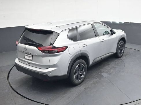 Used 2025 Nissan Rogue SV FWD image 35