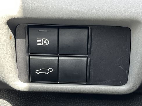 Used 2022 Toyota Highlander XLE image 15