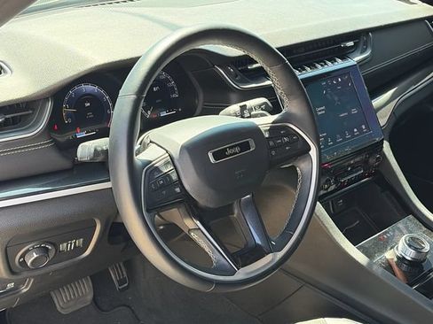 Used 2021 Jeep Grand Cherokee L Laredo RWD image 18
