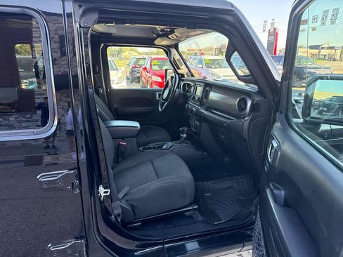 Used 2019 Jeep Wrangler Unlimited Sport S AWD/4WD image 16
