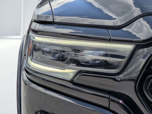 Used 2020 RAM 1500 Limited w/ Black Appearance Package AWD/4WD image 9