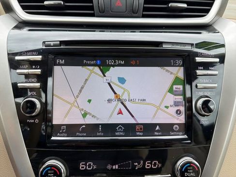 Used 2016 Nissan Murano Platinum FWD image 12