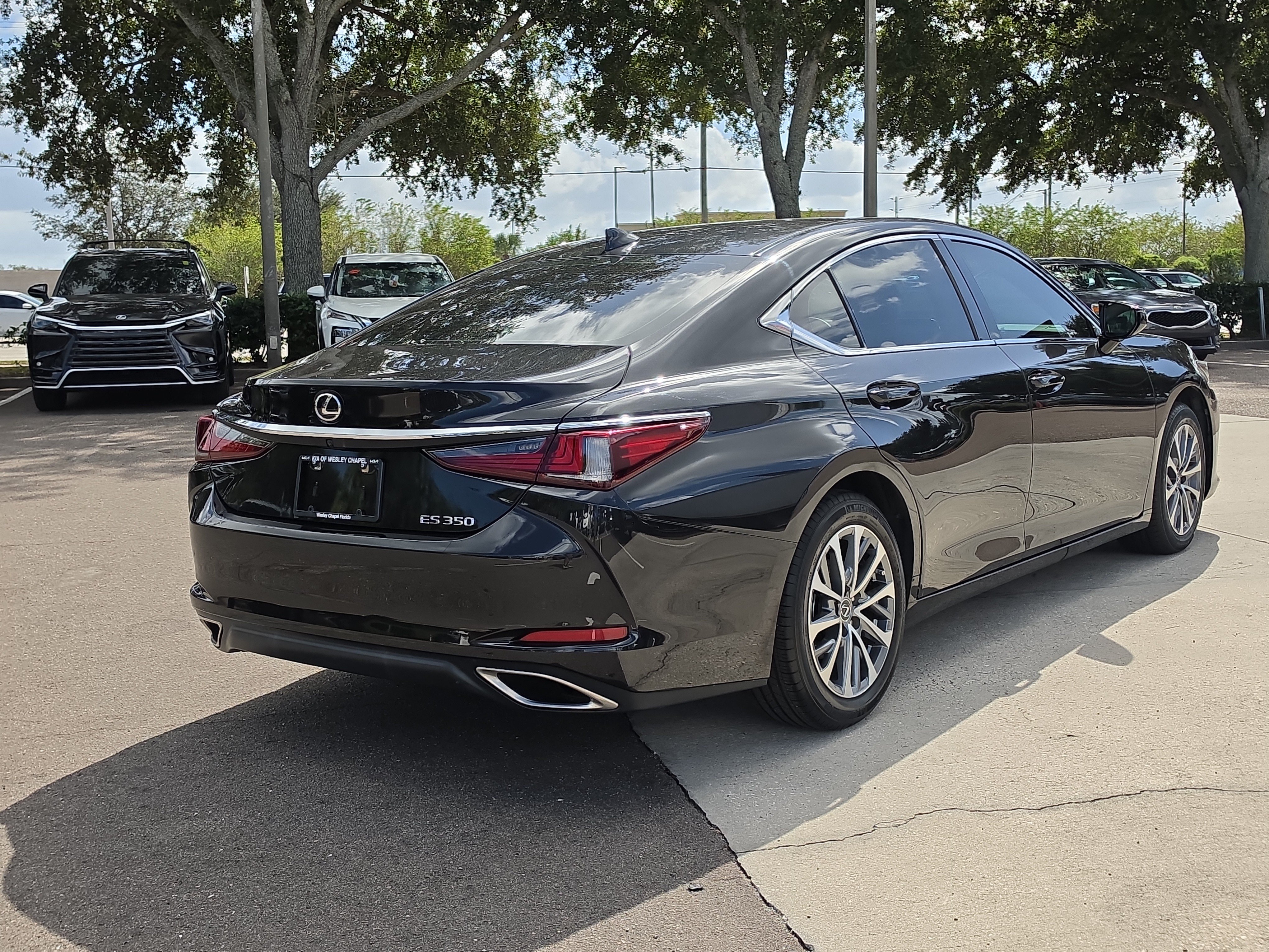 Used 2023 Lexus ES 350 w/ Accessory Package (Z2) FWD image 8