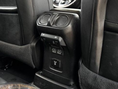 Used 2021 Jeep Wrangler Unlimited Sahara AWD/4WD image 17