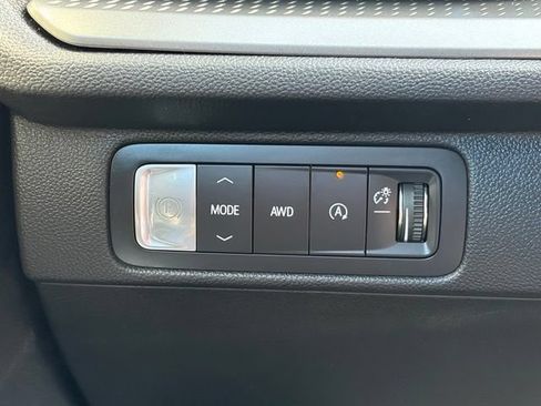 Certified 2025 Chevrolet Traverse LT AWD/4WD image 20