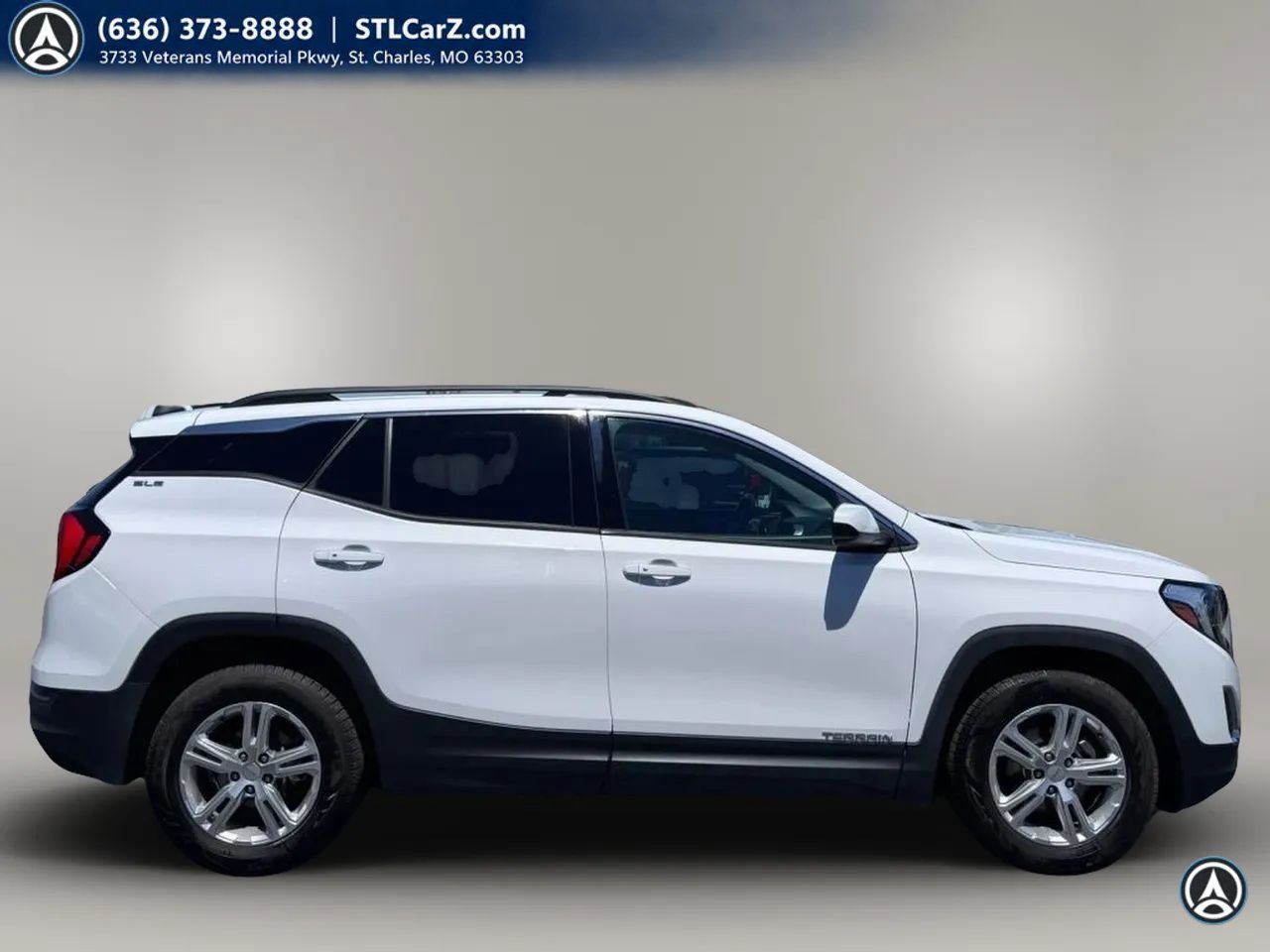 Used 2018 GMC Terrain SLE w/ Driver Convenience Package FWD image 2