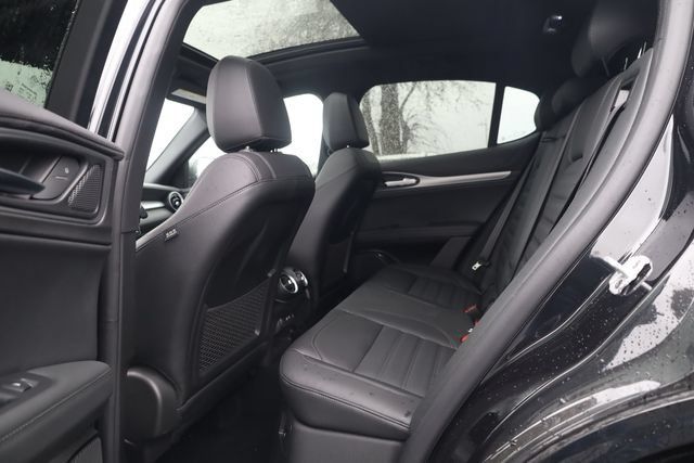 New 2025 Alfa Romeo Stelvio Sprint AWD/4WD image 21