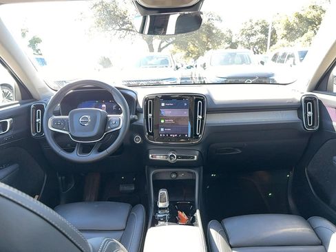 Certified 2025 Volvo XC40 B5 Plus image 15