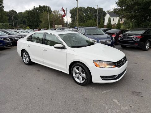 Used 2013 Volkswagen Passat 2.5 SE FWD image 3