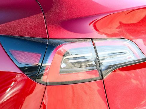 Used 2024 Tesla Model Y Long Range image 8