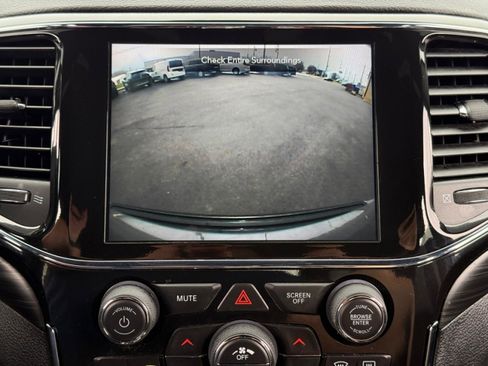 Used 2022 Jeep Grand Cherokee Laredo X image 13