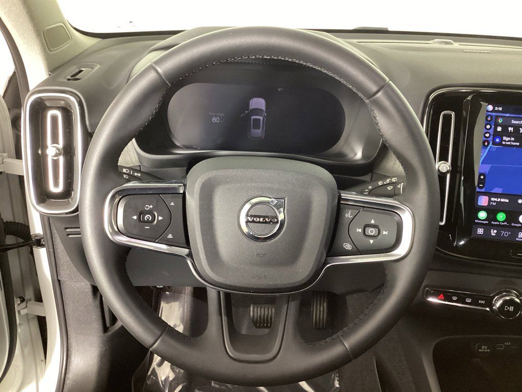 Used 2024 Volvo XC40 B5 Plus w/ Protection Package Premier AWD/4WD image 16