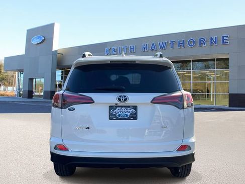 Used 2017 Toyota RAV4 LE FWD image 6
