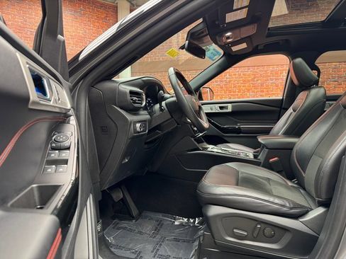 Used 2022 Ford Explorer ST-Line image 22