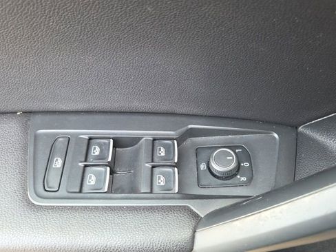 Used 2019 Volkswagen Tiguan SE AWD/4WD image 22