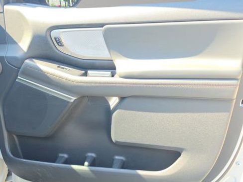 Used 2025 Ford Expedition Active AWD/4WD image 32