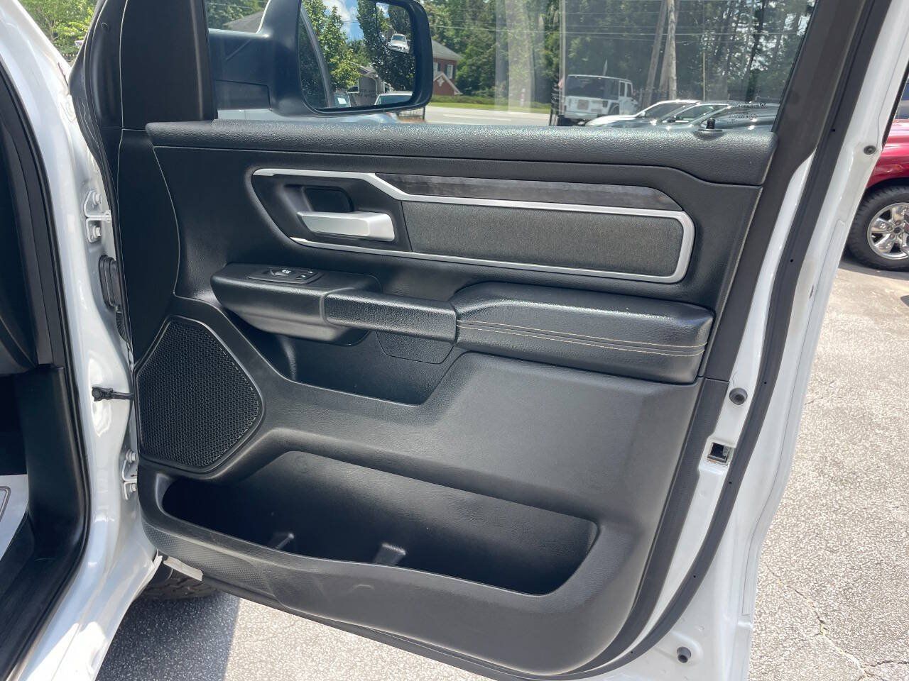 Used 2022 RAM 1500 Big Horn AWD/4WD image 23