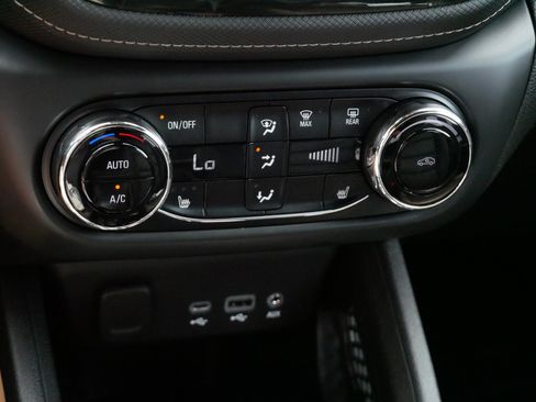 Used 2023 Chevrolet TrailBlazer ACTIV w/ Sun and Liftgate Package AWD/4WD image 23