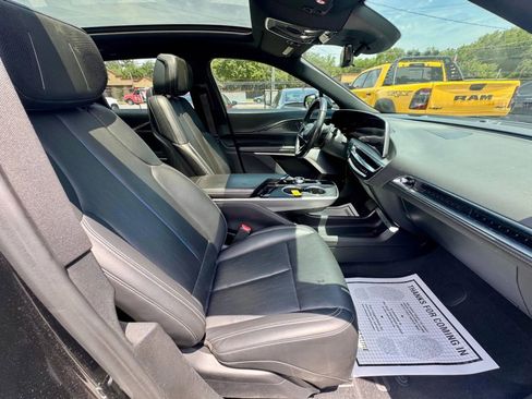 Used 2023 Cadillac Lyriq 2WD image 16