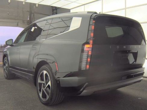 Used 2026 Hyundai Ioniq 9 Limited image 3
