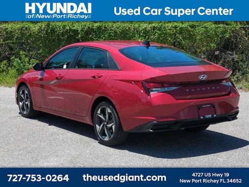 Certified 2023 Hyundai Elantra SEL w/ Convenience Package FWD image 3