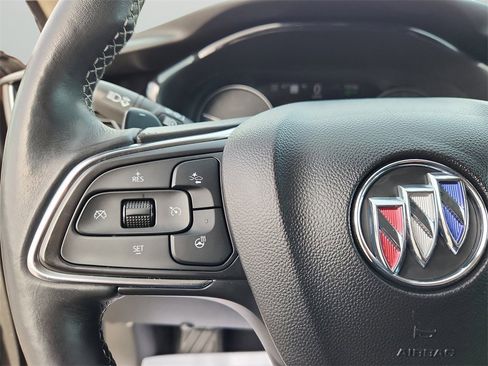 Used 2022 Buick Envision Avenir w/ Technology Package II image 19