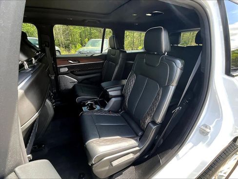 Used 2023 Jeep Grand Cherokee L Summit w/ Advanced Protech Group IV image 21