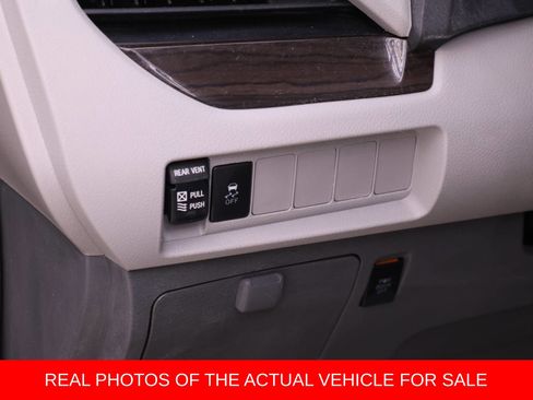 Used 2019 Toyota Sienna XLE image 13