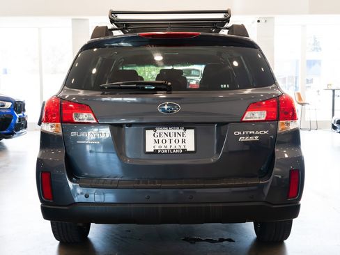 Used 2013 Subaru Outback 2.5i Limited AWD/4WD image 5