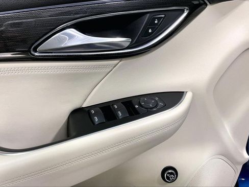 Used 2022 Buick Envision Preferred AWD/4WD image 39