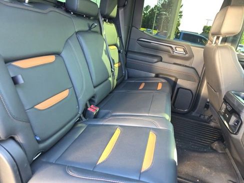 Used 2024 GMC Sierra 1500 AT4 w/ Technology Package AWD/4WD image 11