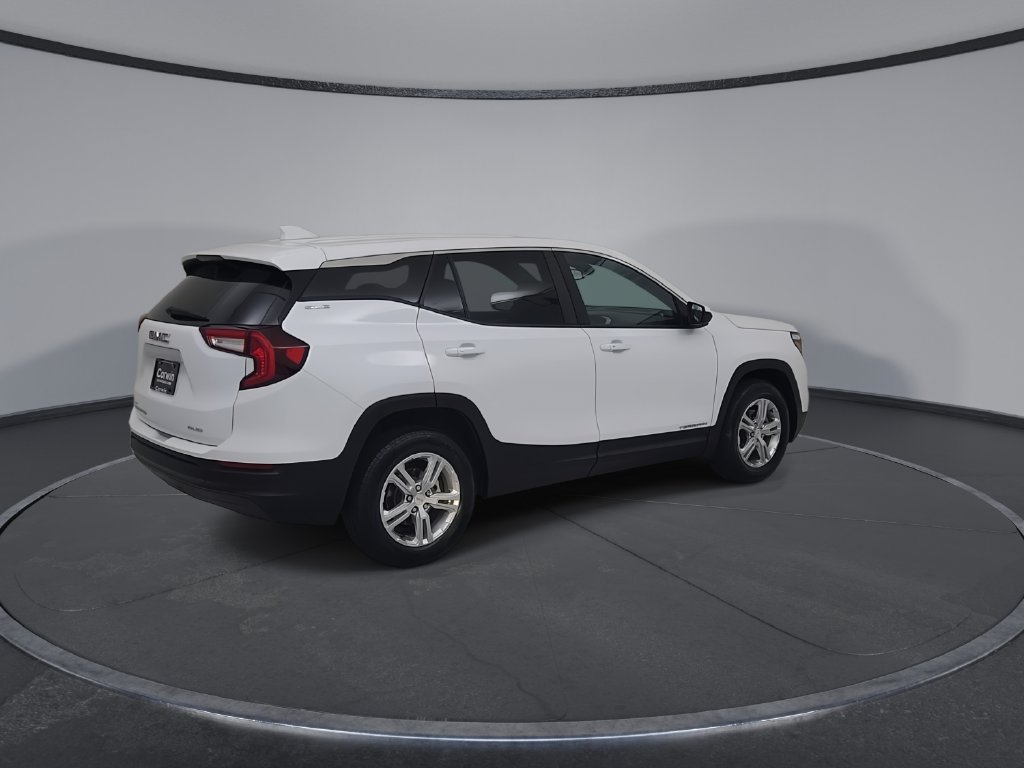 Used 2024 GMC Terrain SLE AWD/4WD image 16
