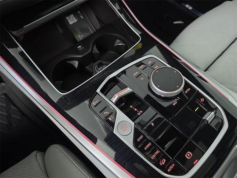 New 2026 BMW X5 xDrive50e w/ M Sport Package image 25