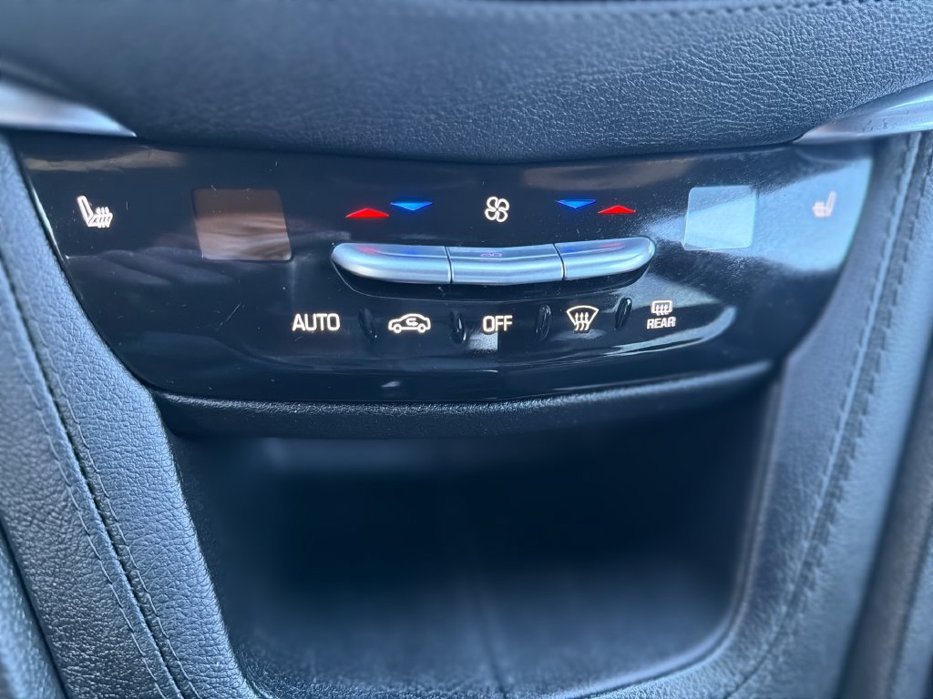 Used 2024 Cadillac XT5 Luxury FWD image 16