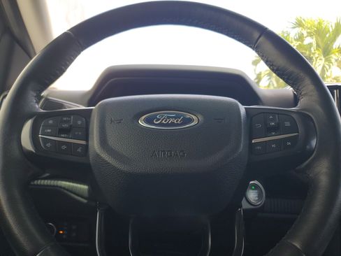 Used 2025 Ford Ranger Lariat w/ FX4 Off-Road Package AWD/4WD image 10